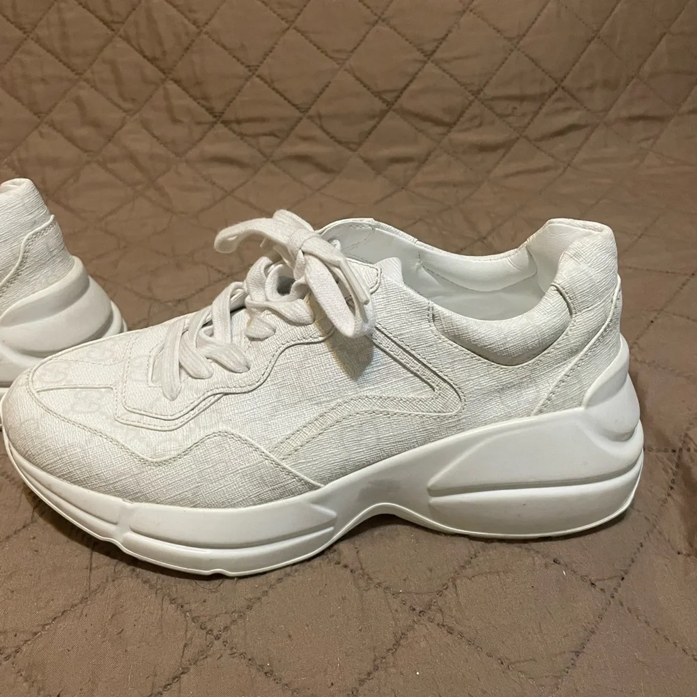 Authentic Gucci White GG Supreme Canvas Rhyton Sneakers - Picture 9 of 13